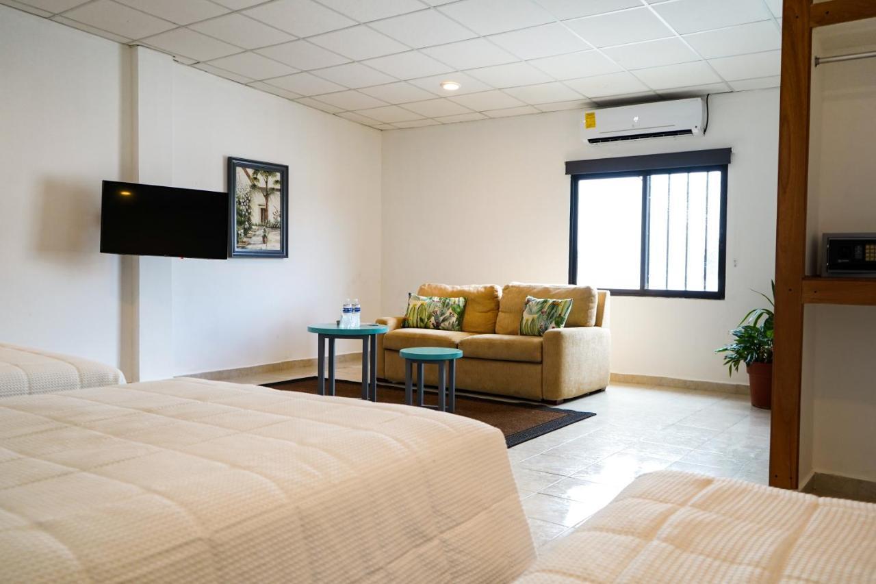 Hotel&Suites Arges - Centro Chetumal Exterior foto